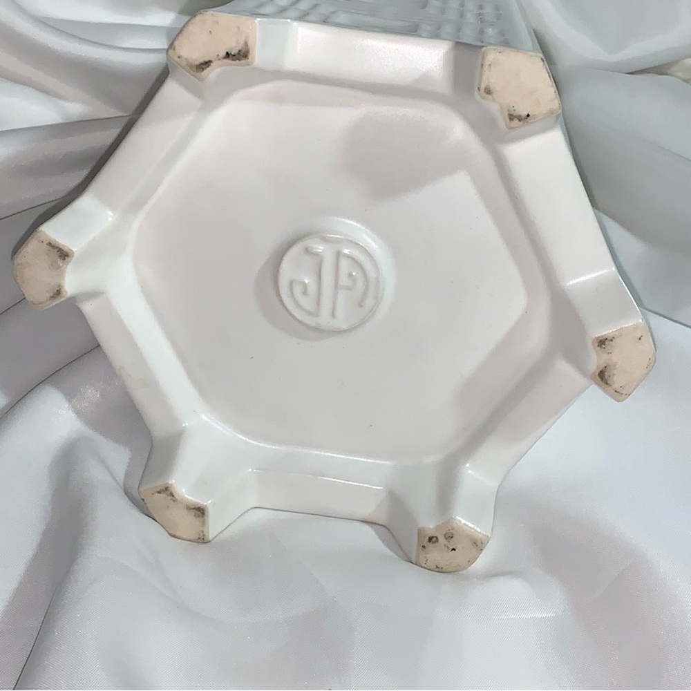 JONATHAN ADLER large/tall footed HEXAGON VASE white MCM glazed ceramic - Picture 6 of 11